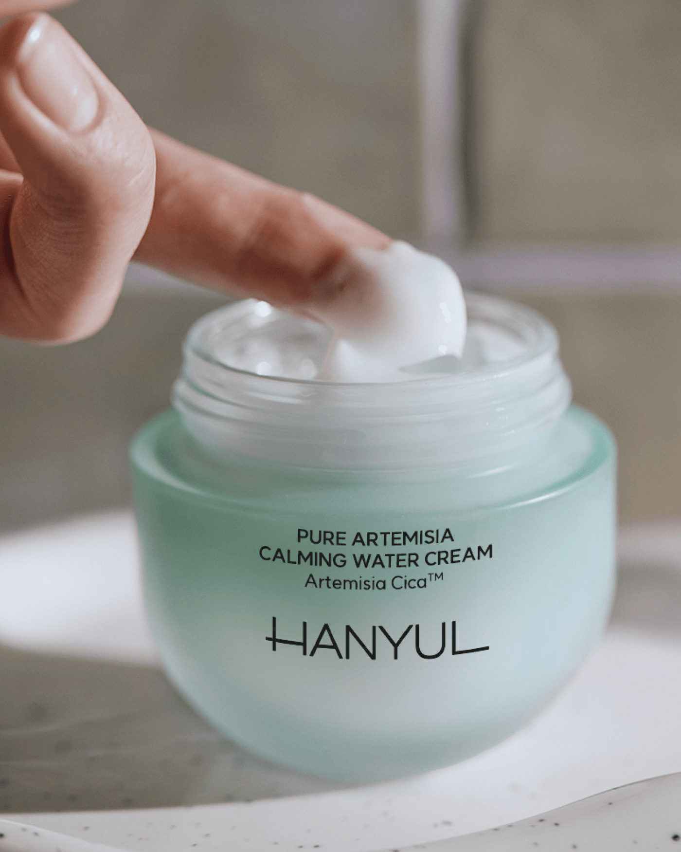 Pure Artemisia Hydrating Calming Water Cream